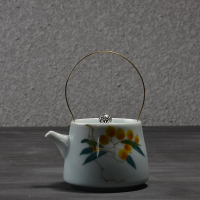 手绘枇杷提梁壶 手绘釉下彩影青瓷提梁壶 陶瓷家用凉水壶小号 过滤泡茶壶