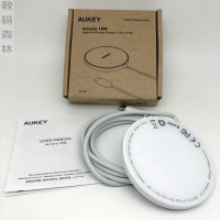 全新盒装未拆封白色 AUKEY傲基原装15W迷你快充磁吸无线充电器 适用于iphone13/12系列
