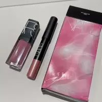 一套带盒子sexmachine nars sex machine 裸轻柔玫瑰色唇釉加唇膏笔 套装