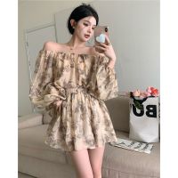 VICTORYVERA一字肩复古碎花衬衫气质时尚套装休闲阔腿短裤两件套