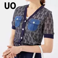 UO夏季 时尚优雅V领单排扣针织上衣