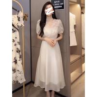 镂空花纹v领系带飘逸优雅连衣裙女2022夏季新款高腰气质中长裙子