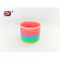 彩虹色圆形 魔力圈玩具成人大号塑料弹簧圈环发光魔术怀旧游戏夜光圈