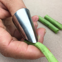 2个装 剥毛豆神器蚕豆剥皮采摘豆角铁指甲套不锈钢保护手指戒指剥壳工具