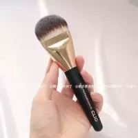 105粉底刷 人造纤维 粉底送赠款。韩国珂莱欧clio105粉底刷 加宽面扁舌型底妆刷