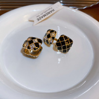 银针。方形 真金电镀锆石方形黑白棋盘格耳扣耳环女韩国气质高级感时尚耳饰品