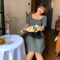 雅洛诗大码女装2022夏季新胖mm气质减龄显胸小收腰A字方领连衣裙