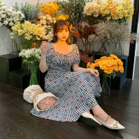 雅洛诗大码女装2022夏季新品胖mm复古樱桃格子印花缩褶方领连衣裙