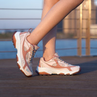 探路者户外徒步鞋女 春夏季新款户外透气防滑耐磨女式低帮户外女鞋轻便登山鞋 TFAK82718