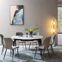 现代风格餐桌,香奈儿亮光岩板台面,耐高温、耐冲击、耐腐蚀、不留划痕,极低渗透率的特性,适合当餐桌面的材质