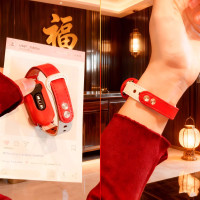 适用小米手环8表带9陶瓷版超纤皮质10NFC反扣双钉7运动智能腕带6保护套男女款新年红高级感时尚秋冬高颜值配件3139a