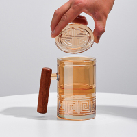 山重山 富贵连绵回纹杯（琥珀金）6235 回纹原木柄玻璃杯x1,盖x1