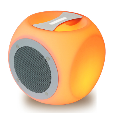 扬仕(Yongse)Y640 智能LED灯光蓝牙音箱 多功能插卡音响 播放器 白色塑料