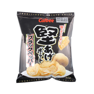 CALBEE/卡乐比 黑胡椒味坚脆薯片(膨化食品)65克/袋 日本进口 其他口味也有