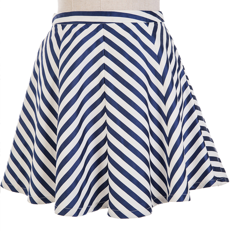 TZI251LA时尚小清新印花上衣