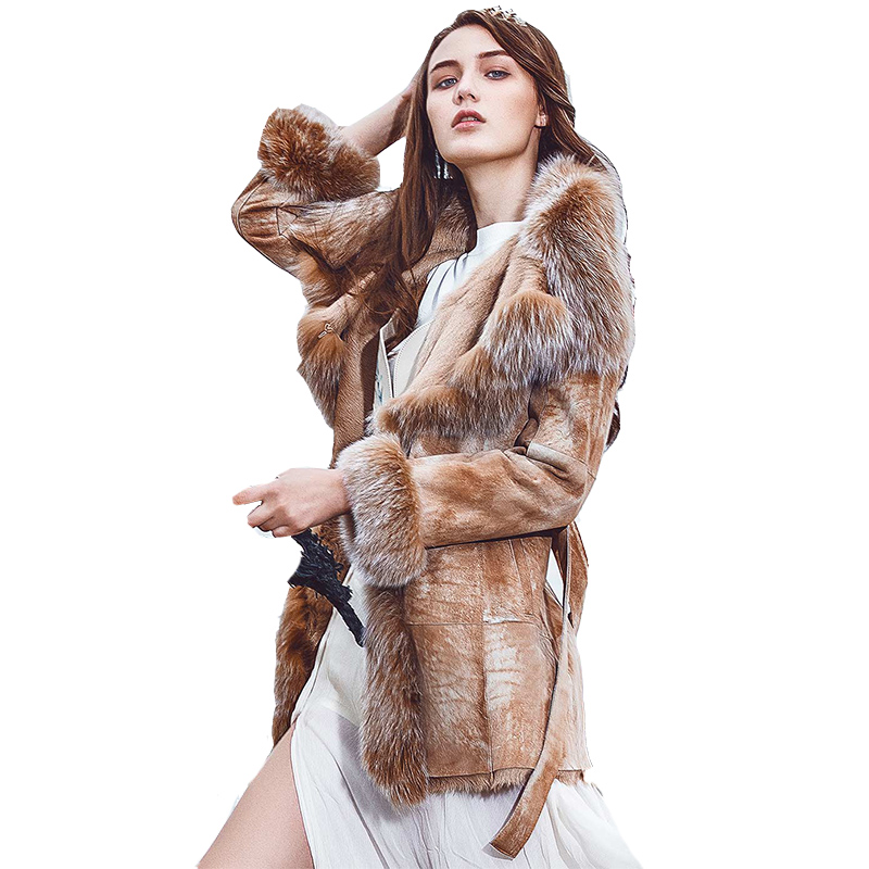 CDQ002TS48时尚银狐毛领收腰款羊羔皮毛一体外套