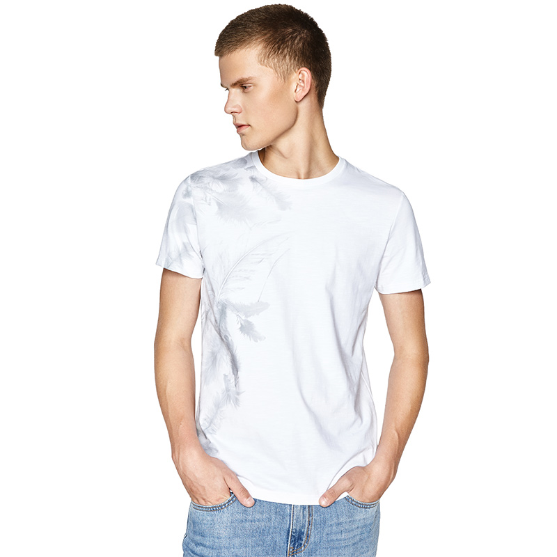 以纯线上品牌a21 2017夏装新款短袖T恤男 简约羽毛印花圆领短袖衫4721330108