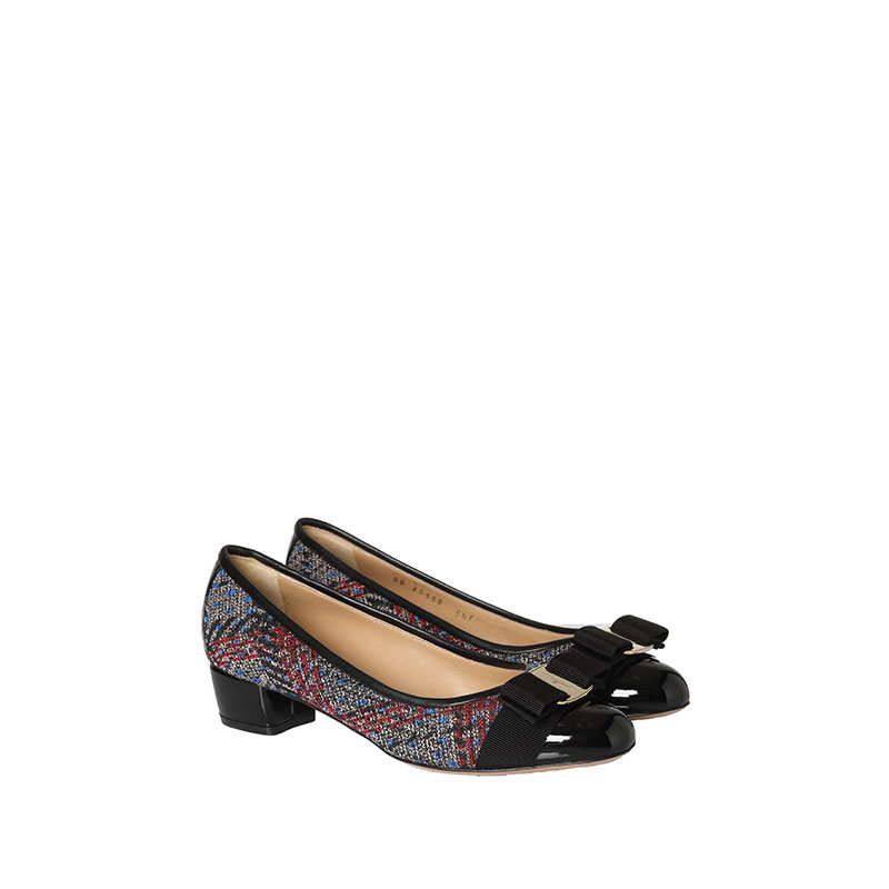 FERRAGAMO 罗缎蝴蝶结装饰织物拼接女士中跟鞋 682388NEROPATENT