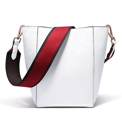 2018新款白色女包宽肩带水桶包