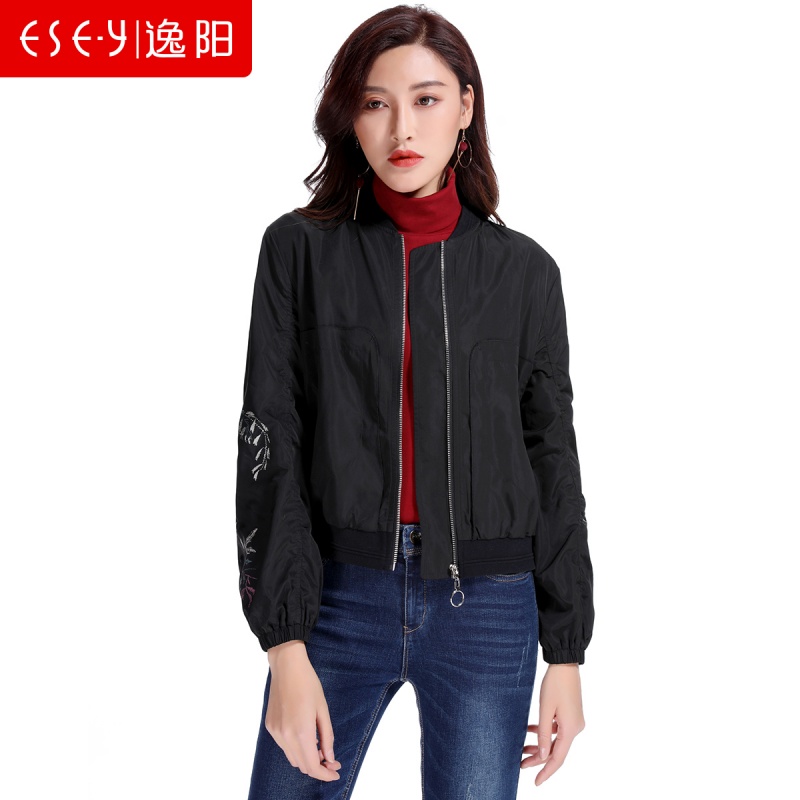 韩版时尚拉链圆领风衣短款刺绣夹克外套上衣2018秋季新款女70104