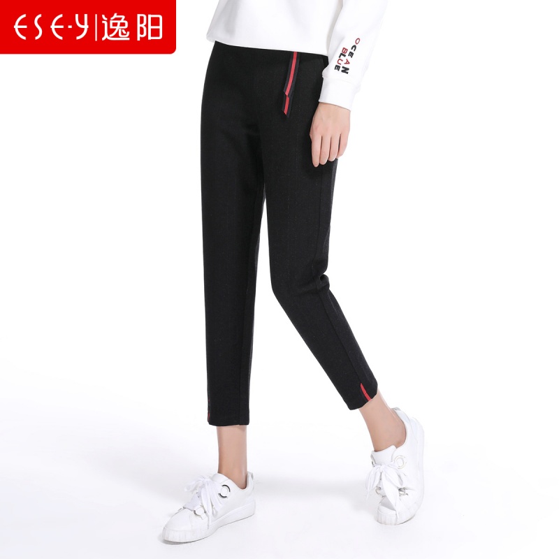 2018早秋新款时尚哈伦烟管黑色黑条九分休闲裤子女76532