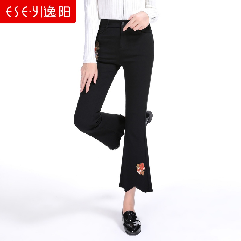 逸阳2018秋季新款黑色时尚不规则毛边微喇女贴绣显瘦喇叭女70295