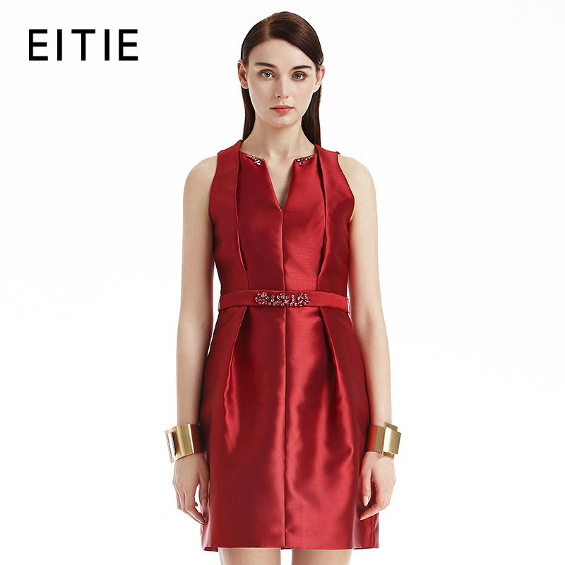 EITIE爱特爱商场同款夏季新款简约V领钉珠修身礼服连衣裙女