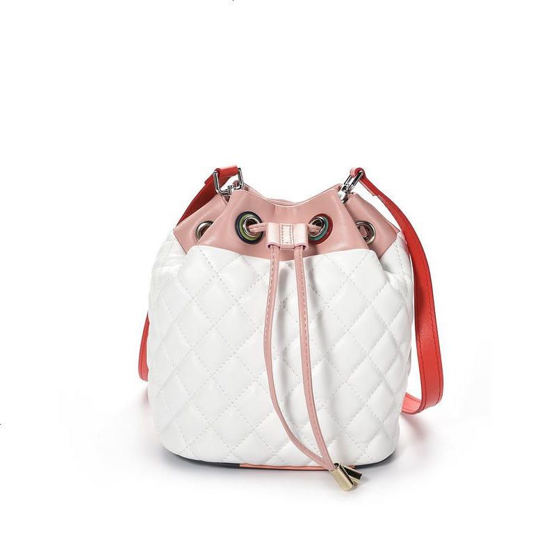 Makko羊皮撞色菱格纹水桶包