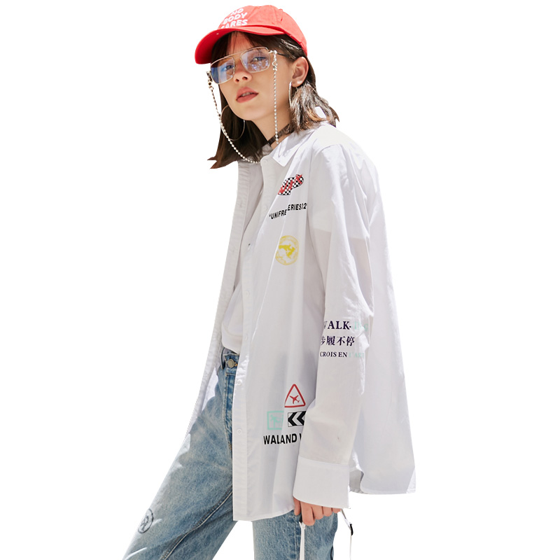 UNIFREE2018秋装新款印花翻领长袖单排扣休闲宽松衬衫女UH183D121