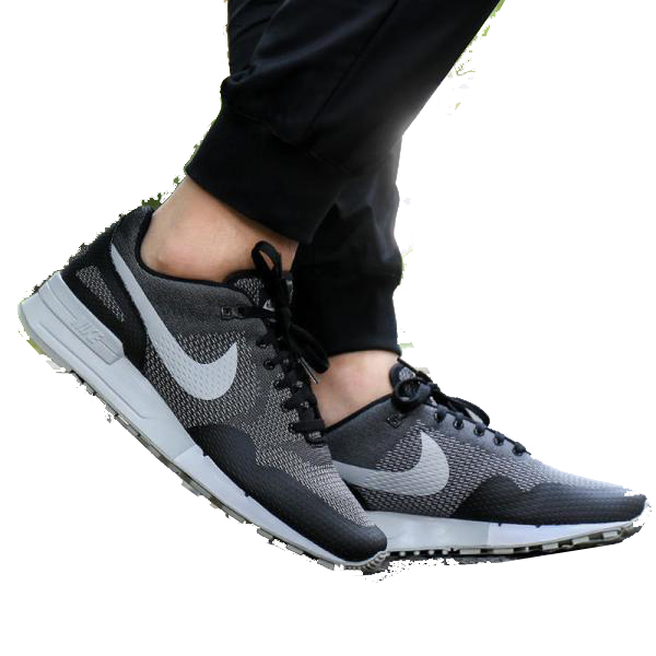 耐克（NIKE）男鞋运动鞋时尚休闲透气轻便跑步鞋876111-002-100
