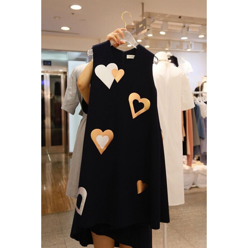 2018夏季爱心印花A字型中长款无袖连衣裙女时尚休闲港味裙子黑色