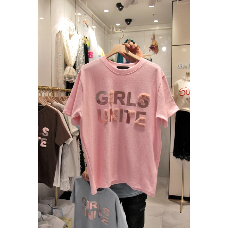 2018新款夏装韩版女装圆领毛绒字母短袖T恤女时尚宽松纯色上衣潮