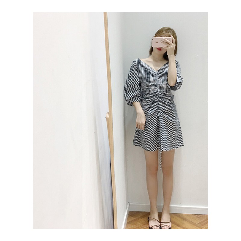付臭美2018夏装新款韩版v领格子短袖漏锁骨连衣裙女中长款漏背 黑白格 均码