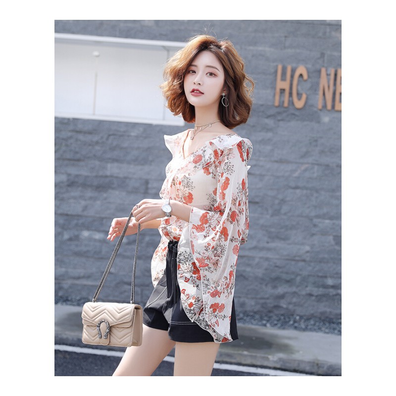 雪纺衫女2018夏季新款韩版时尚碎花宽松喇叭袖v领心机上衣防晒衫花色