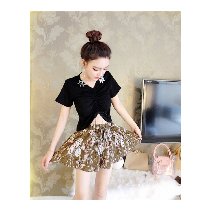 套装女夏2018新款韩版时尚V领抽绳打底上衣+绑带碎花短裤两件套潮白色均码