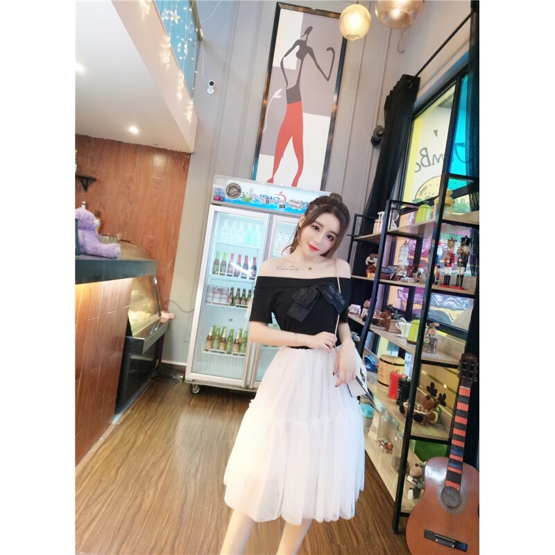 2018夏季新款时尚甜美百搭拼接网纱蝴蝶结一字领蓬蓬公主连衣裙女黑拼白均码