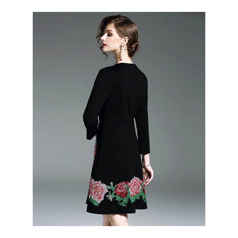 2018轻熟女复古玫瑰绣花刺绣圆领长袖收腰显瘦A字中长款连衣裙