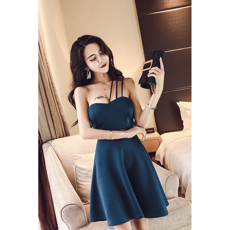 夜店性感女装2018新款潮夜场小心机气质显瘦漏背抹胸带连衣裙夏