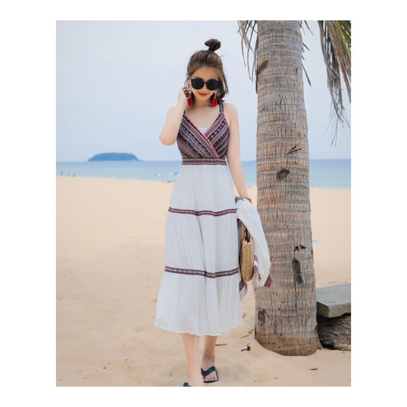 雪纺连衣裙女2018新款韩版时尚沙滩裙带露肩碎花长裙显瘦两件套