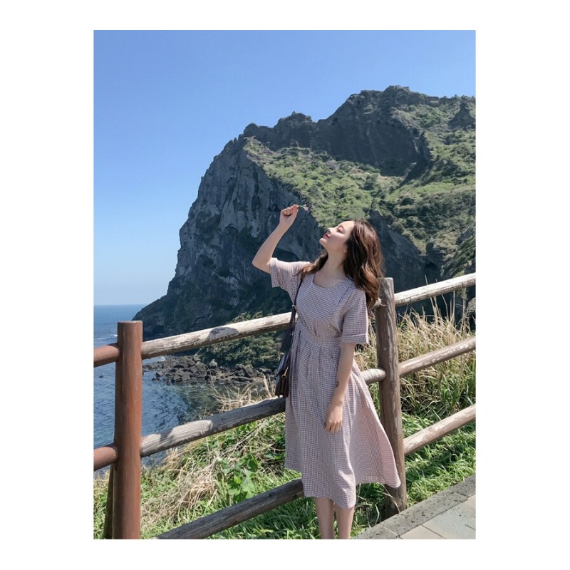 冷淡风格子连衣裙女夏2018新款露背小心机设计感系带收腰中长裙子黑色