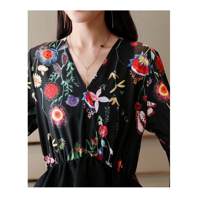 韩版新款百搭连衣裙2018年夏季心机时尚潮流气质V领拼接薄款碎花