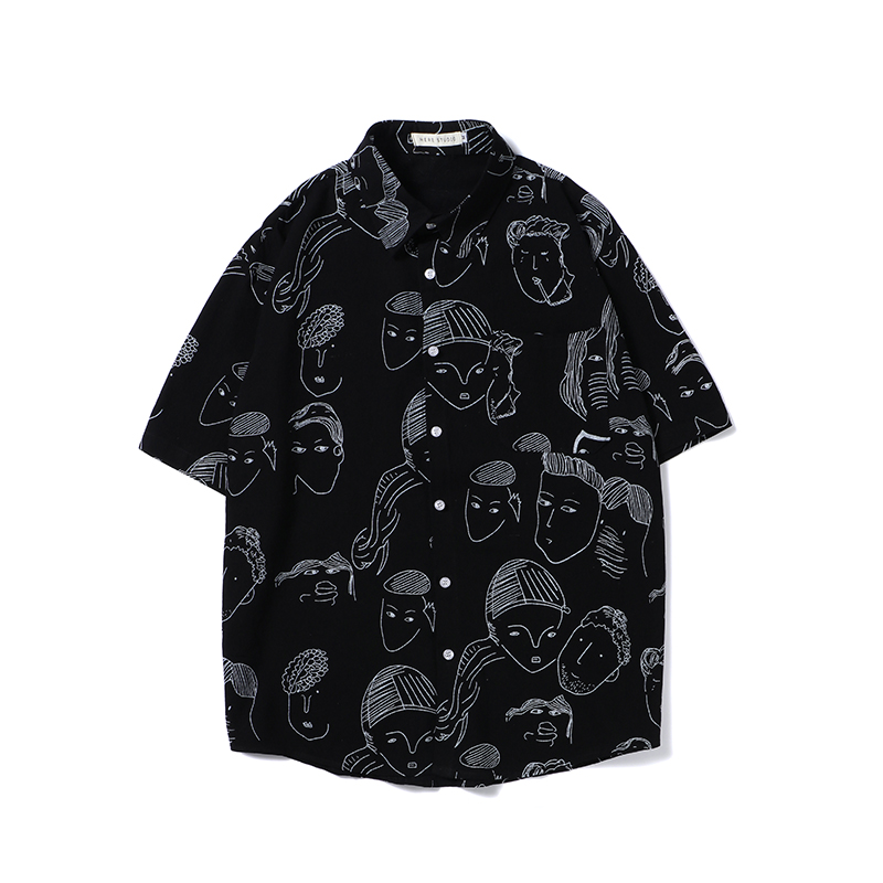 2018年轻夏季韩版卡通人头印花短袖衬衫男士帅气宽松青年半袖衬衣