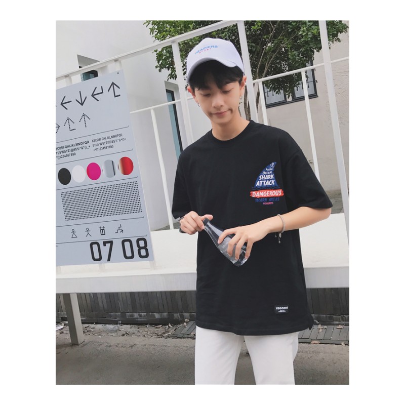 2018夏季年轻男士圆领休闲短袖潮T恤韩版学生个性帅气印花打底衫