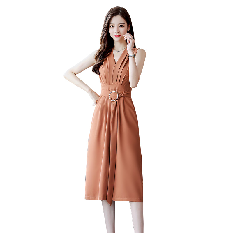 女士小黑裙夏款V领小心机a字裙子气质修身显瘦短袖冷淡风连衣裙女