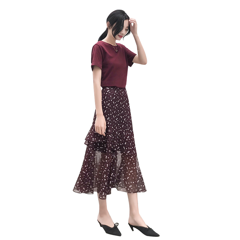 显瘦的碎花雪纺连衣裙女夏女士新品度假两件套装冷淡风裙子潮