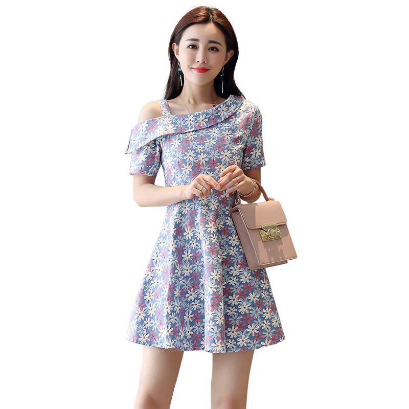 小个子碎花连衣裙显高短款女士新品时尚修身高腰年轻带露肩裙子