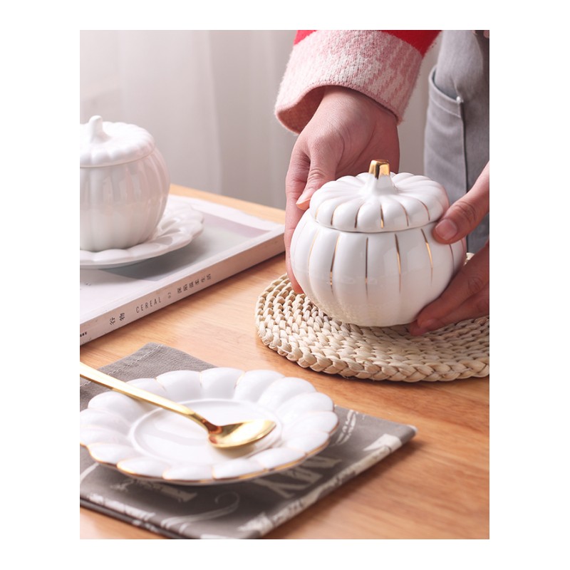 欧式创意陶瓷燕窝炖盅碗带盖汤盅家用碗炖罐-南瓜金色+金甜品勺-大号330ml