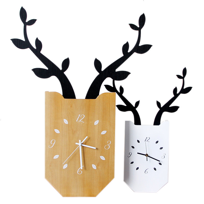 北欧创意鹿挂钟 客厅卧室静音时钟木质方形挂表现代简约家居壁挂