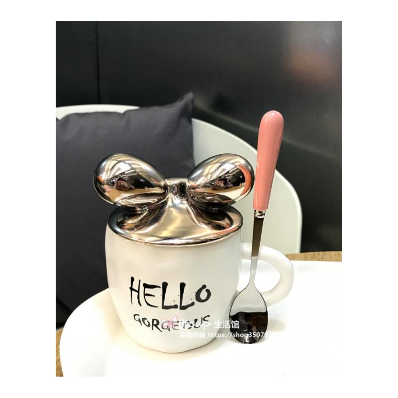 创意可爱字母蝴蝶结金属盖陶瓷杯子女士手柄带盖勺早餐咖啡马克杯