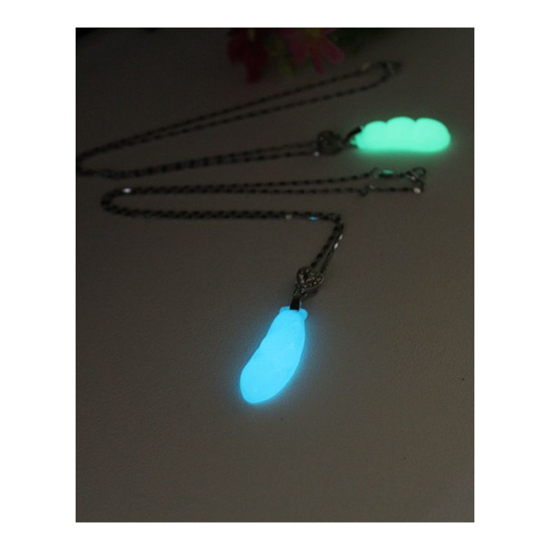 夜光四季豆挂件女款项链坠饰夜明珠光颈链配饰饰品送女朋友七夕情人节礼物